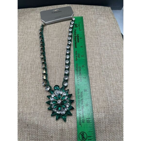 New Natasha Necklace Emerald Green with large Rhinestones Statement Piece - Picture 6 of 9